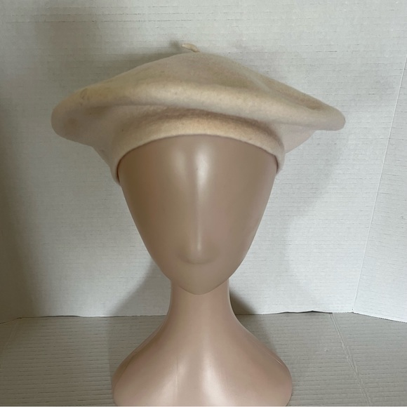 Betmar New York Vintage Ivory 100% Pure New Wool Beret Classic Chic Hat - Picture 1 of 9